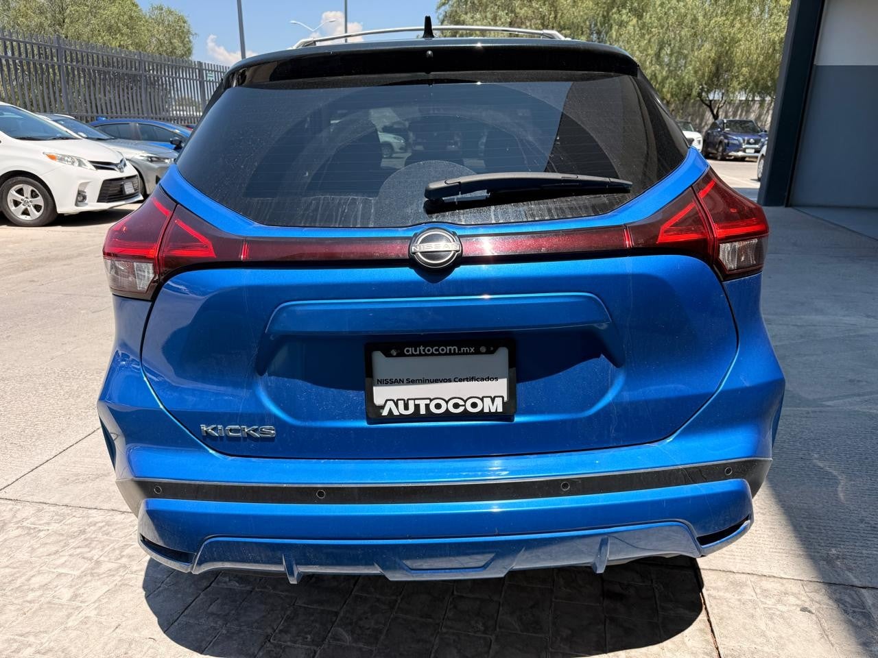 2024 Nissan KICKS PLATINUM BI-TONO 1.6 LTS CVT 24