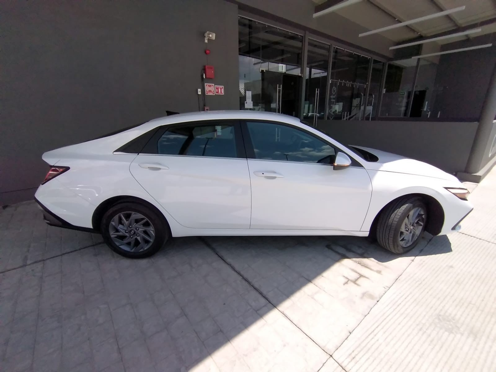 2025 Hyundai ELANTRA GLS PREMIUM DCT HEV