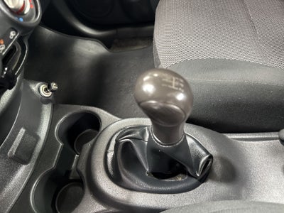 2020 Nissan VERSA MT AC 1.6L
