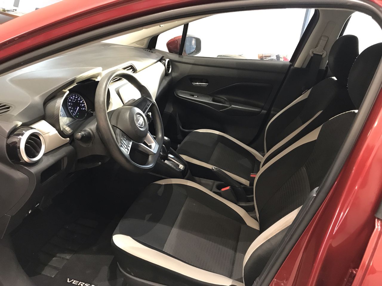 2020 Nissan VERSA ADVANCE CVT