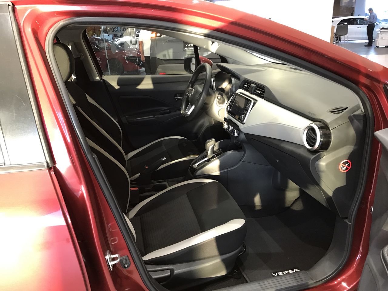 2020 Nissan VERSA ADVANCE CVT