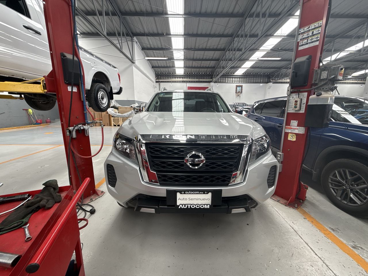 2021 Nissan FRONTIER LE TA 21