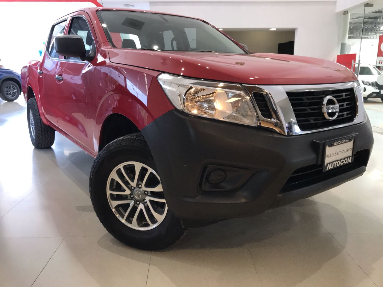 2020 Nissan NP300 DOBLE CABINA DOBLE CABINA SE TM AC PAQ SEG 6VEL