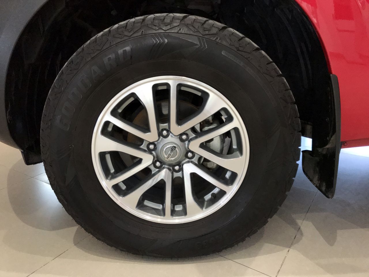 2020 Nissan NP300 DOBLE CABINA DOBLE CABINA SE TM AC PAQ SEG 6VEL