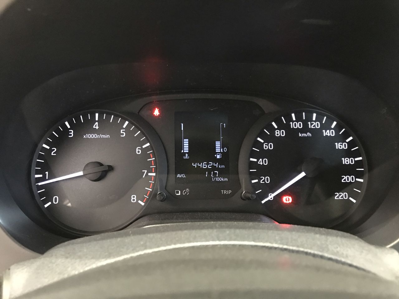 2020 Nissan NP300 DOBLE CABINA DOBLE CABINA SE TM AC PAQ SEG 6VEL