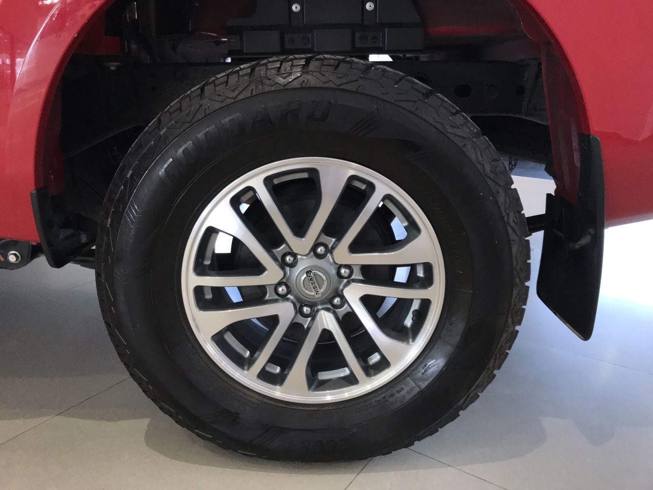 2020 Nissan NP300 DOBLE CABINA DOBLE CABINA SE TM AC PAQ SEG 6VEL