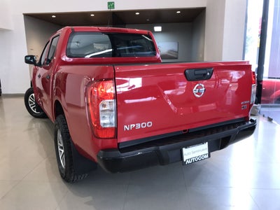 2020 Nissan NP300 DOBLE CABINA DOBLE CABINA SE TM AC PAQ SEG 6VEL