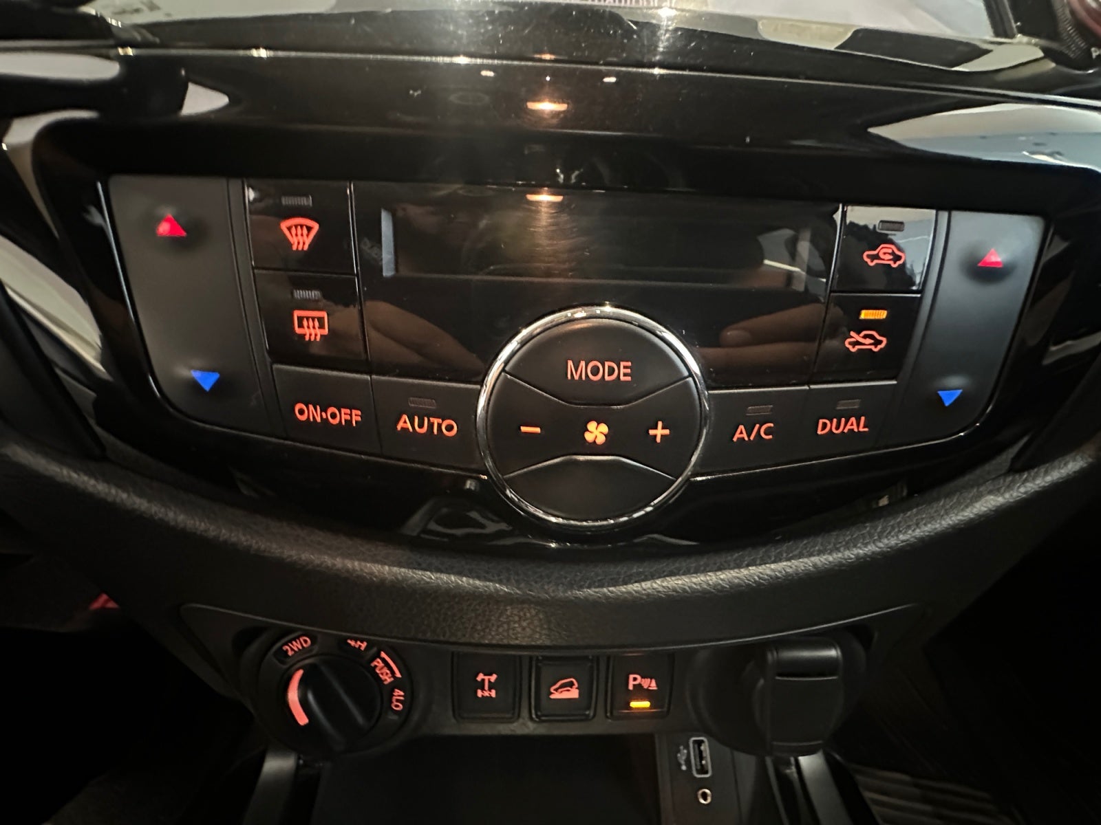 2022 Nissan FRONTIER PRO-4X 4X4 TA 22