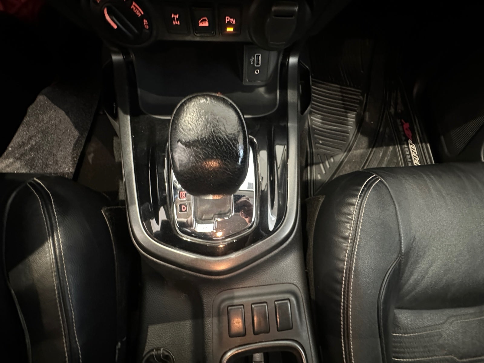2022 Nissan FRONTIER PRO-4X 4X4 TA 22