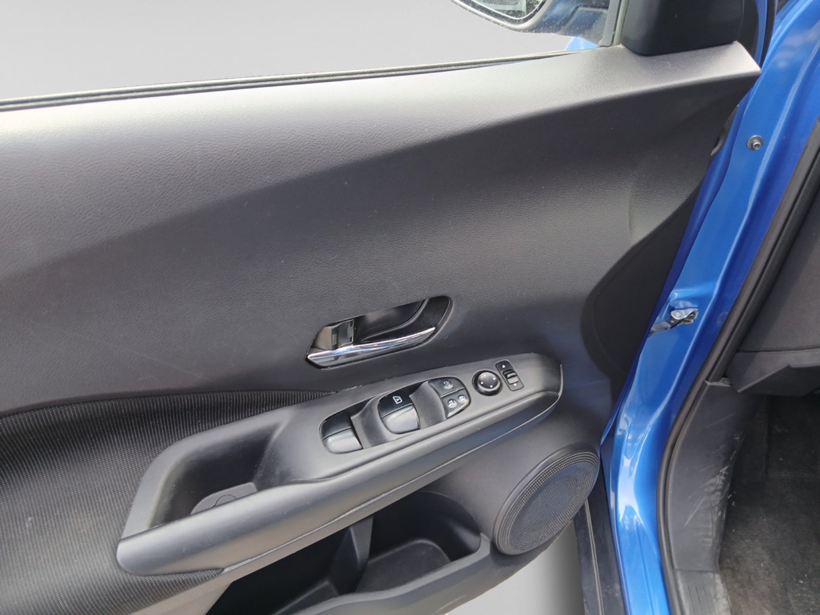 2023 Nissan KICKS ADVANCE 1.6 LTS MT 23