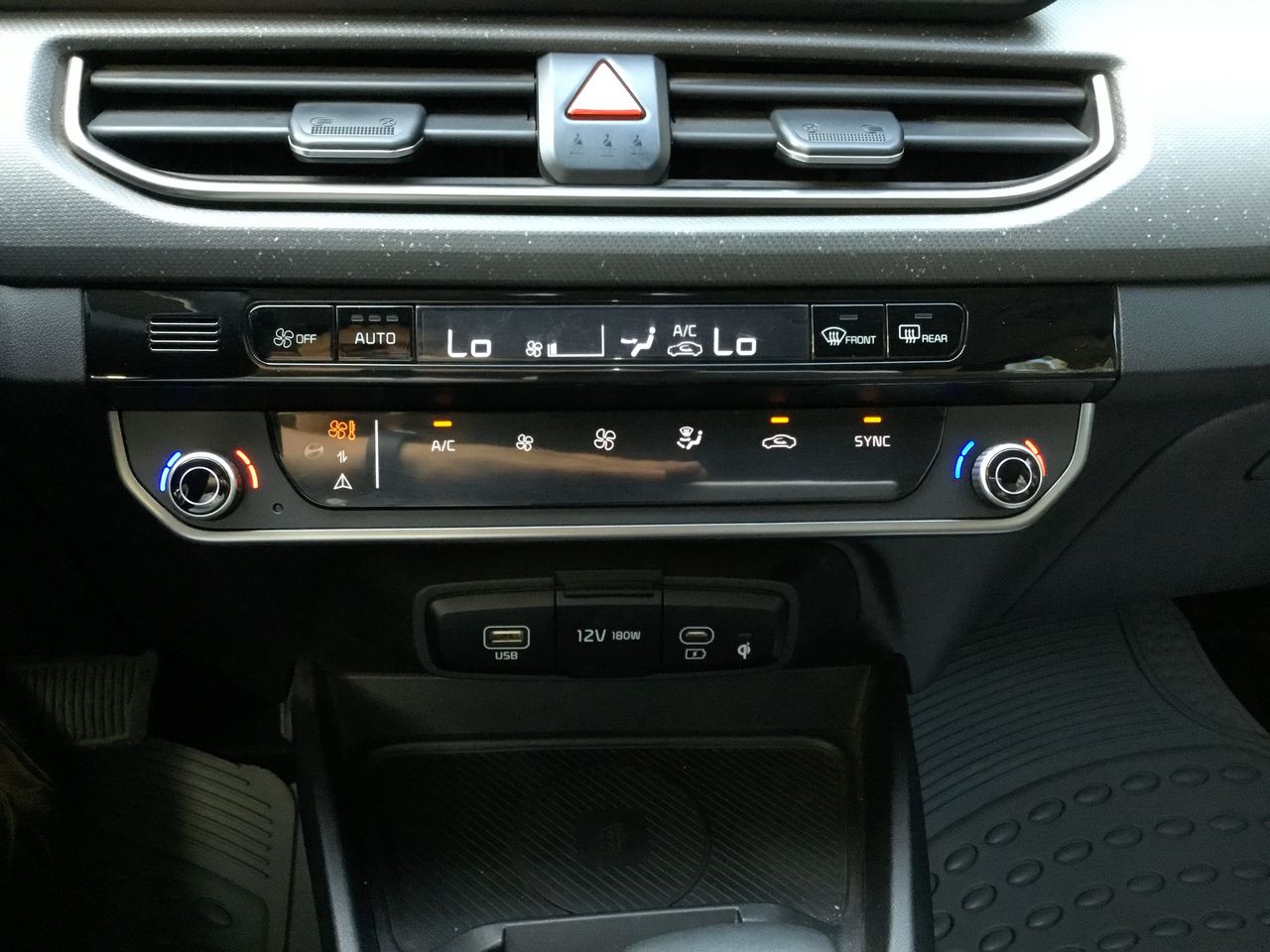 2024 Kia K3 EX PACK AT