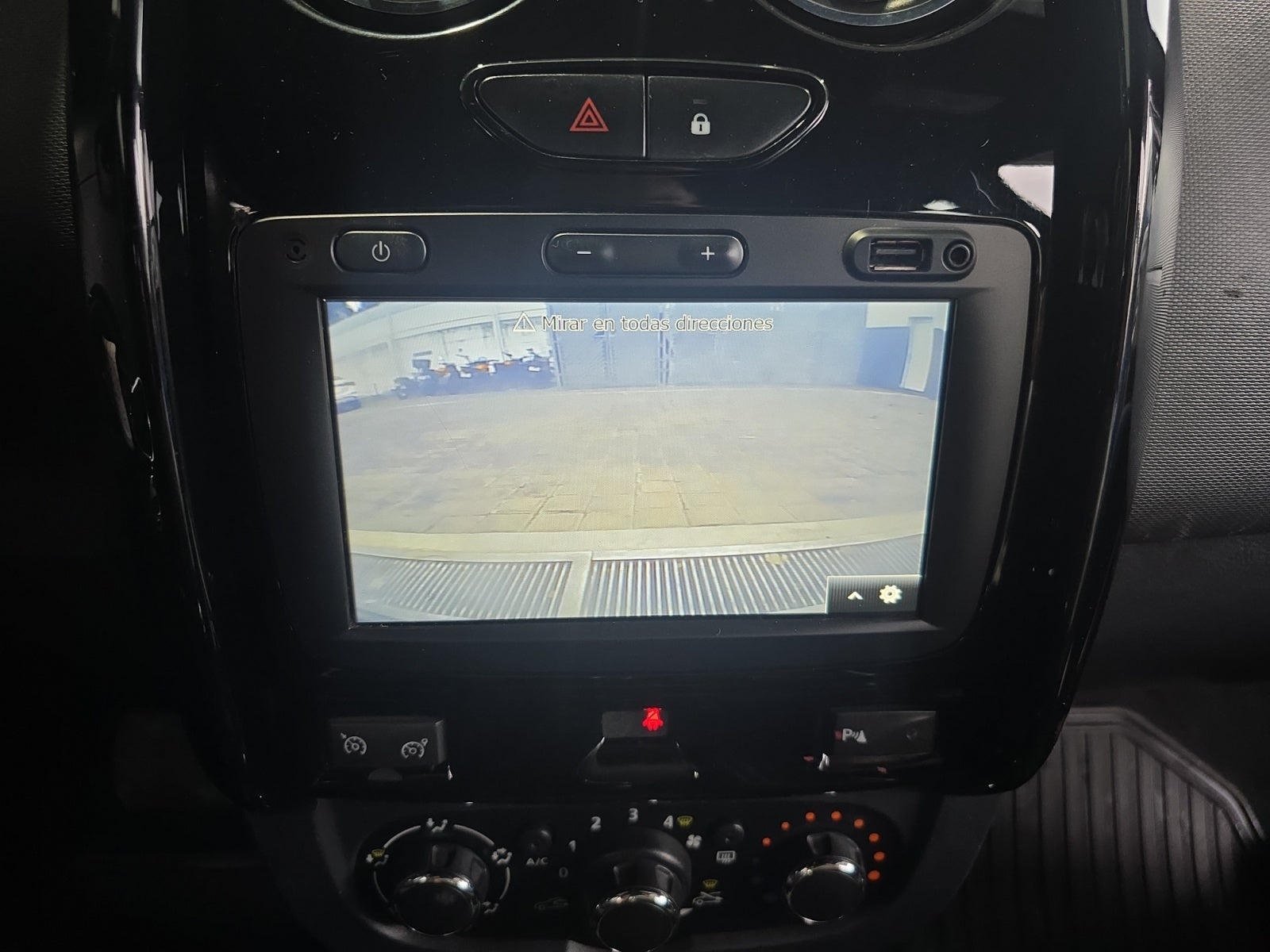 2020 RENAULT OROCH OUTSIDER SMR AT