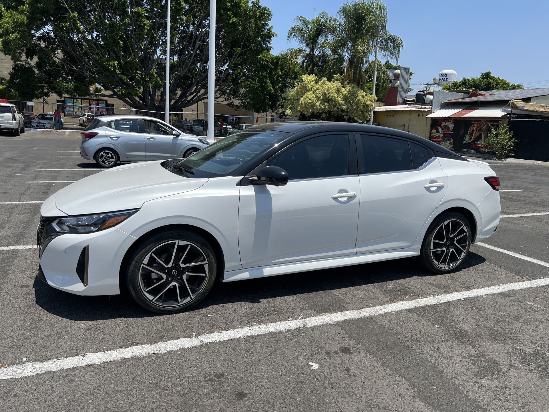 2025 Nissan SENTRA SR PLATINUM BITONO CVT 25