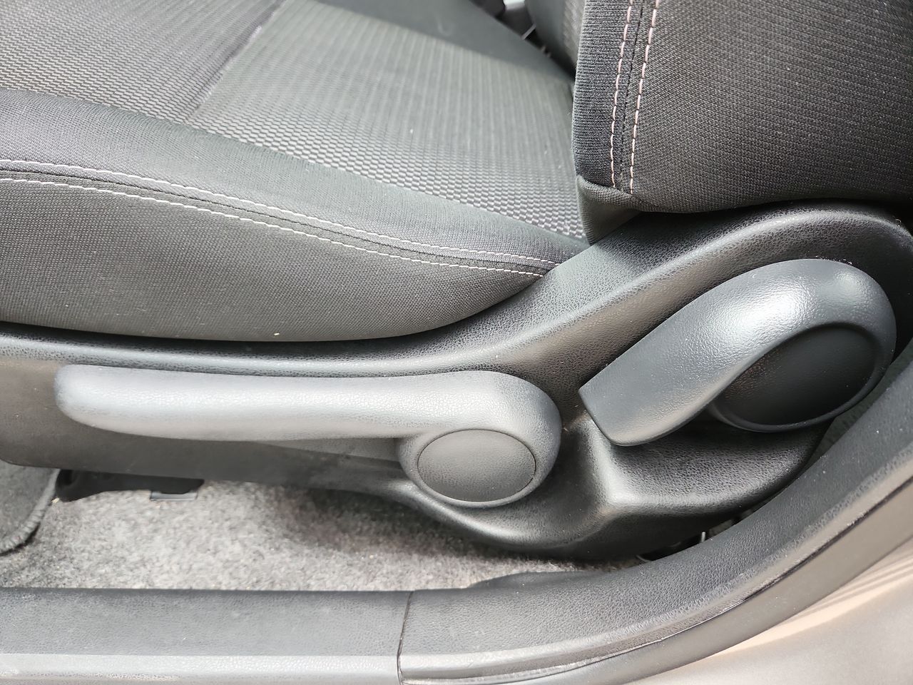 2016 Nissan VERSA ADVANCE AT AC