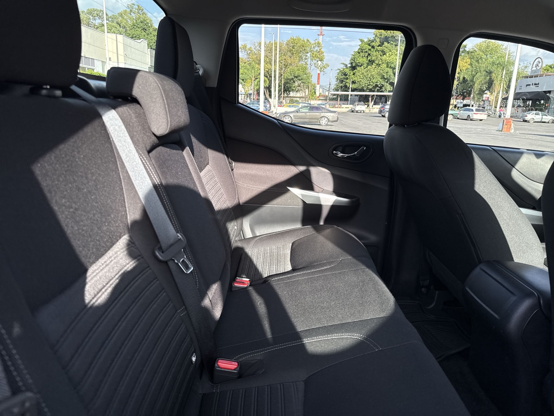 2023 Nissan FRONTIER FRONTIER LE TA