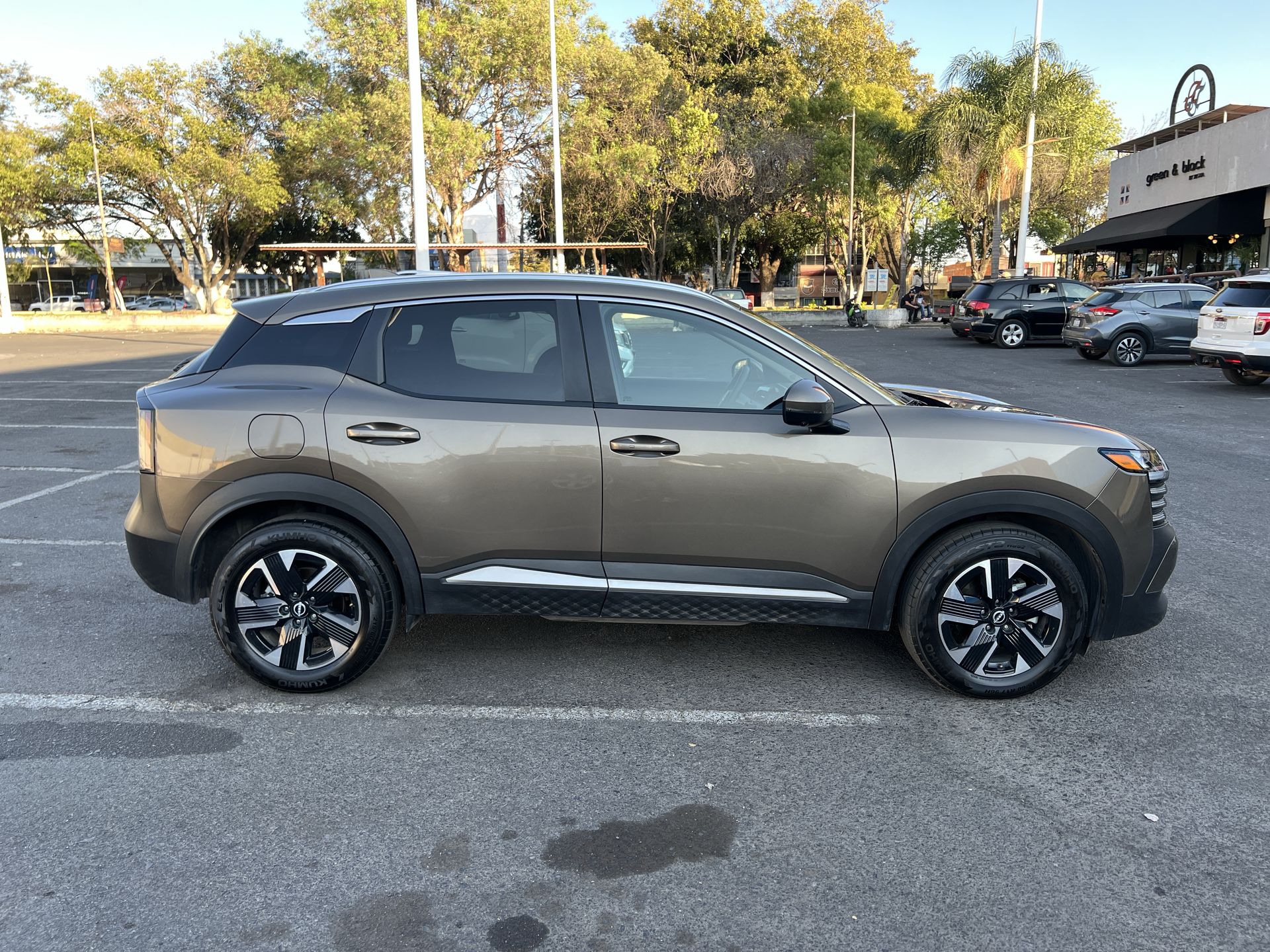 2025 Nissan KICKS ADVANCE CVT