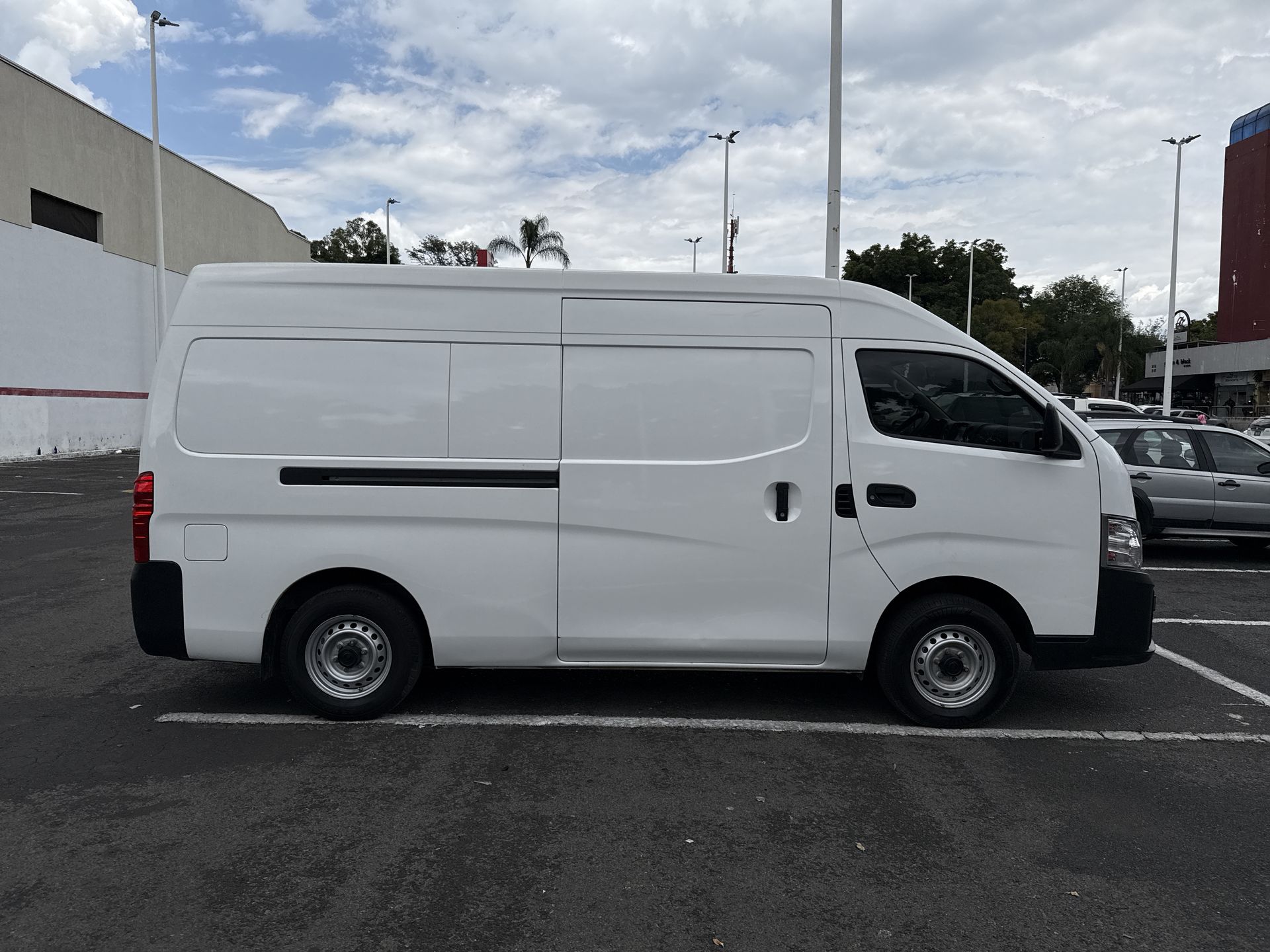 2023 Nissan NV350 URVAN URVAN PANEL AMPLIA AA