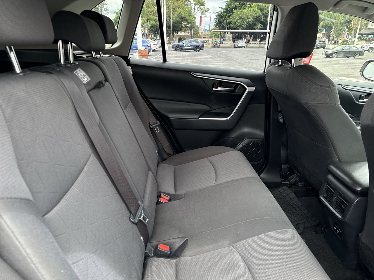 2019 Toyota RAV4 2.5 XLE AWD AT