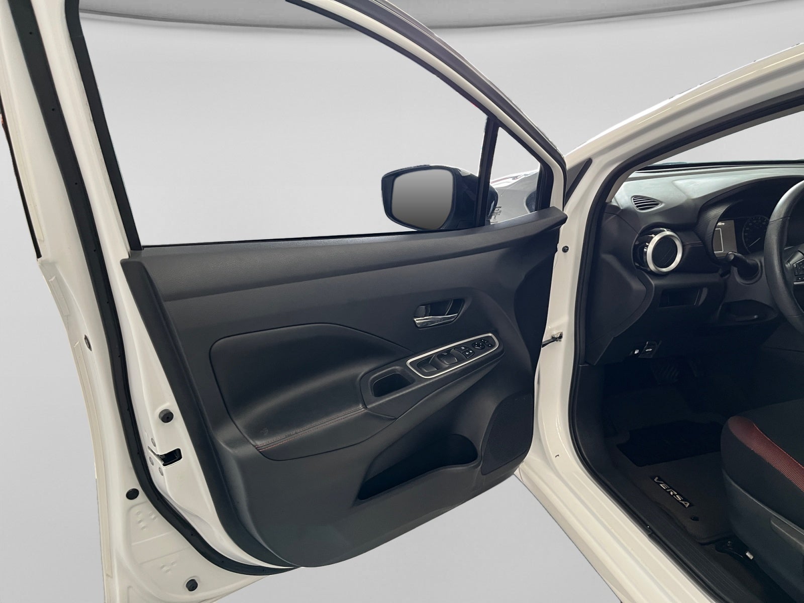 2024 Nissan VERSA SR CVT 24
