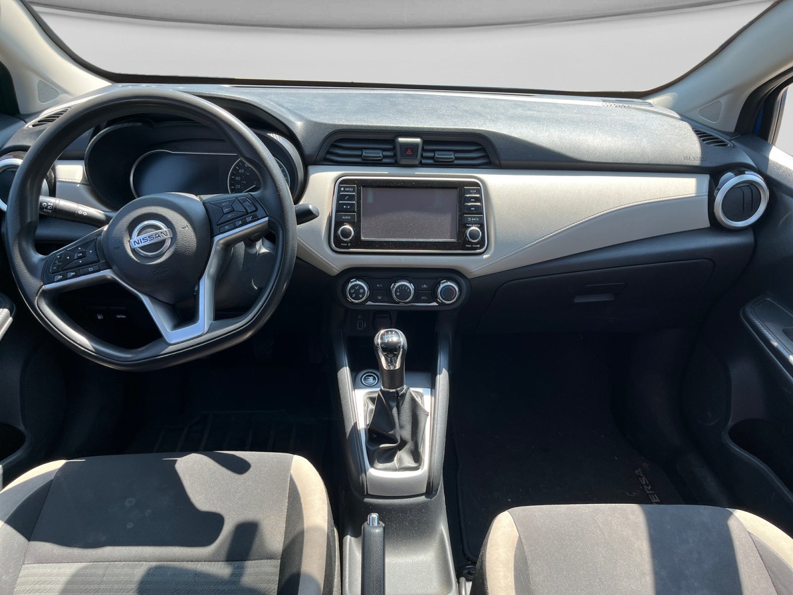 2022 Nissan VERSA ADVANCE MT 22