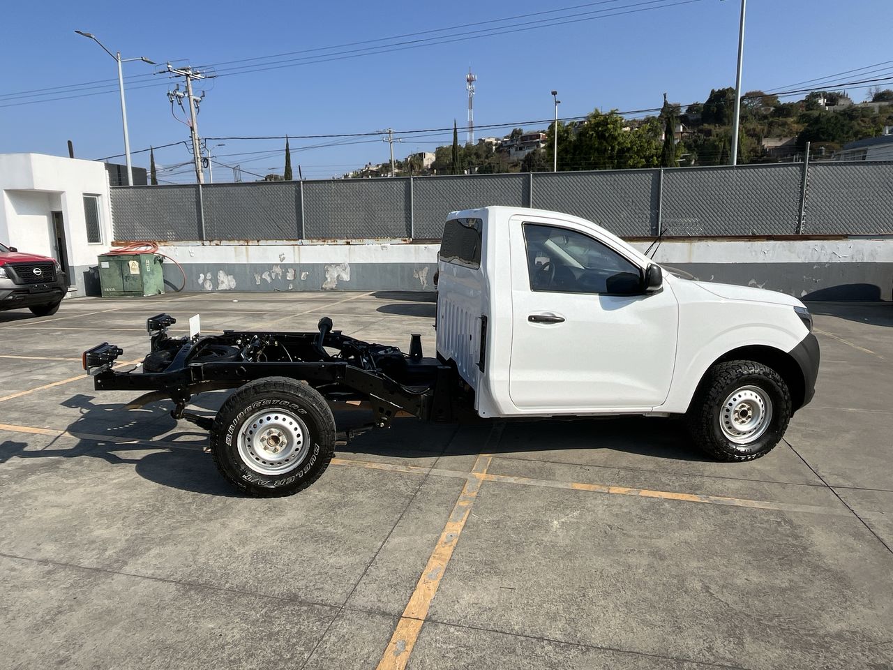 2020 Nissan NP300 CHASIS CAB. TM DH AC PAQ. SEG. VDC 6 VEL