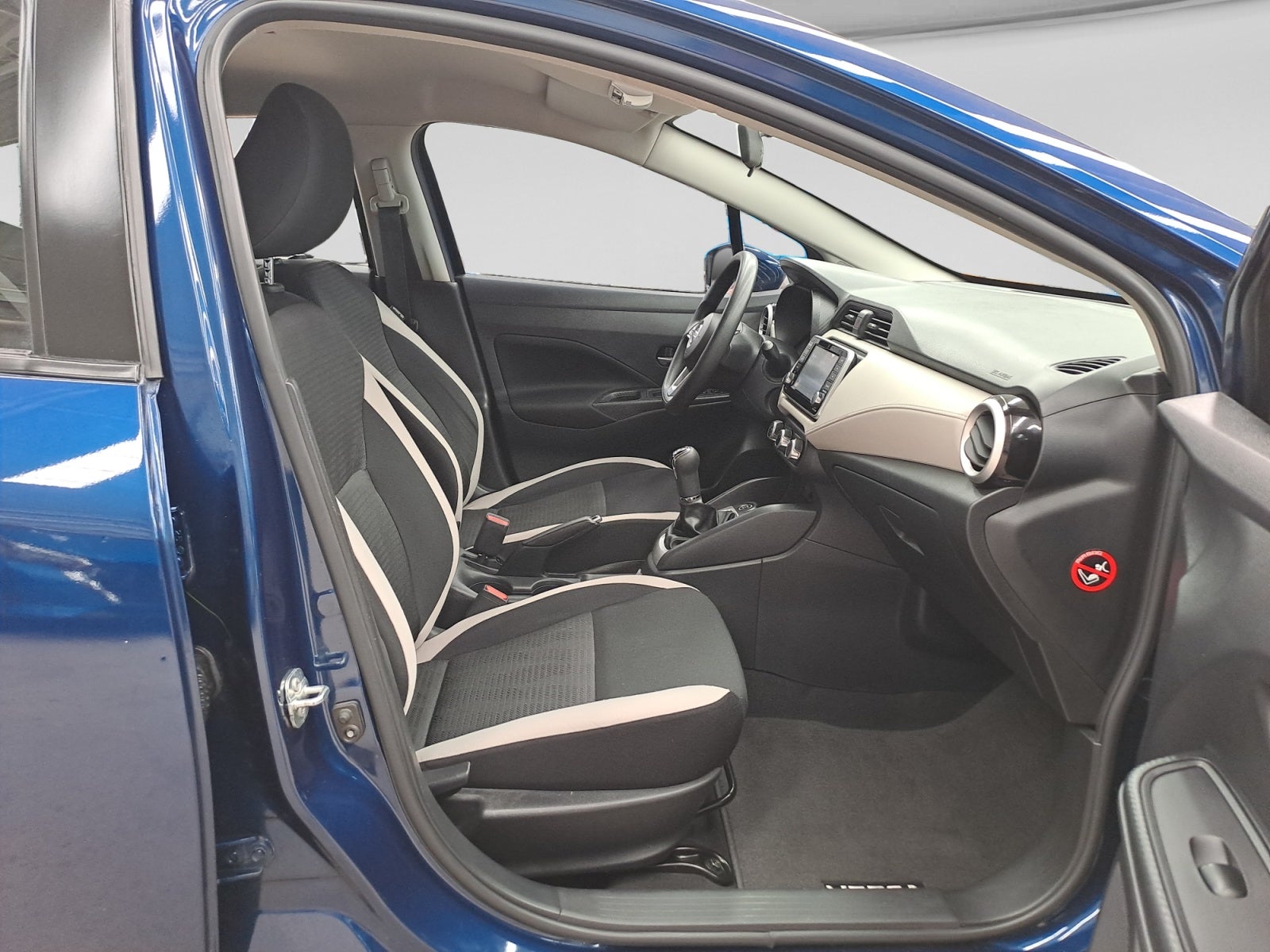2022 Nissan VERSA ADVANCE MT 22
