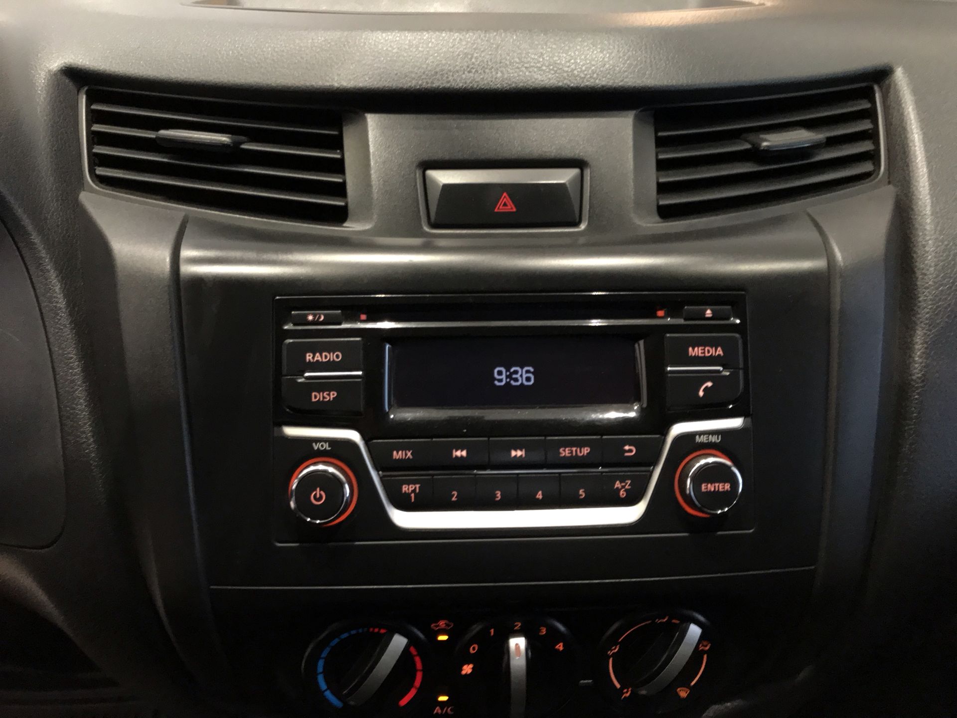 2024 Nissan NP300 NP300 CHASIS TM AC 24