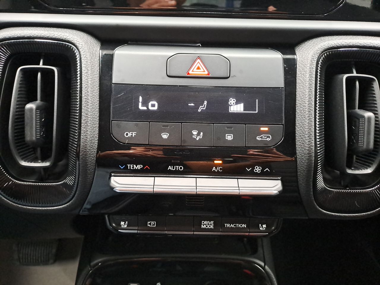 2026 Kia SONET SX IVT
