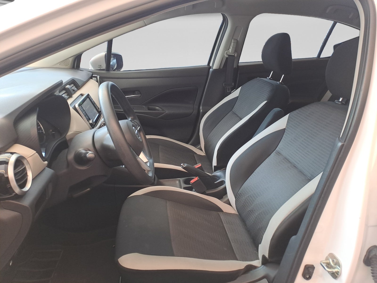 2021 Nissan VERSA ADVANCE CVT 21