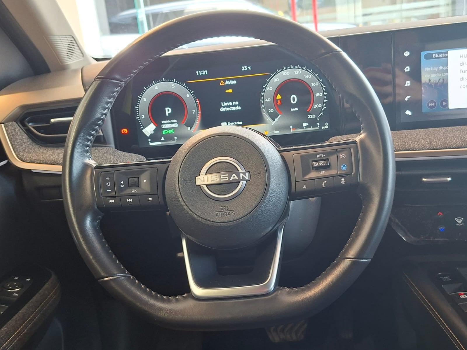 2025 Nissan KICKS PLATINUM CVT 25
