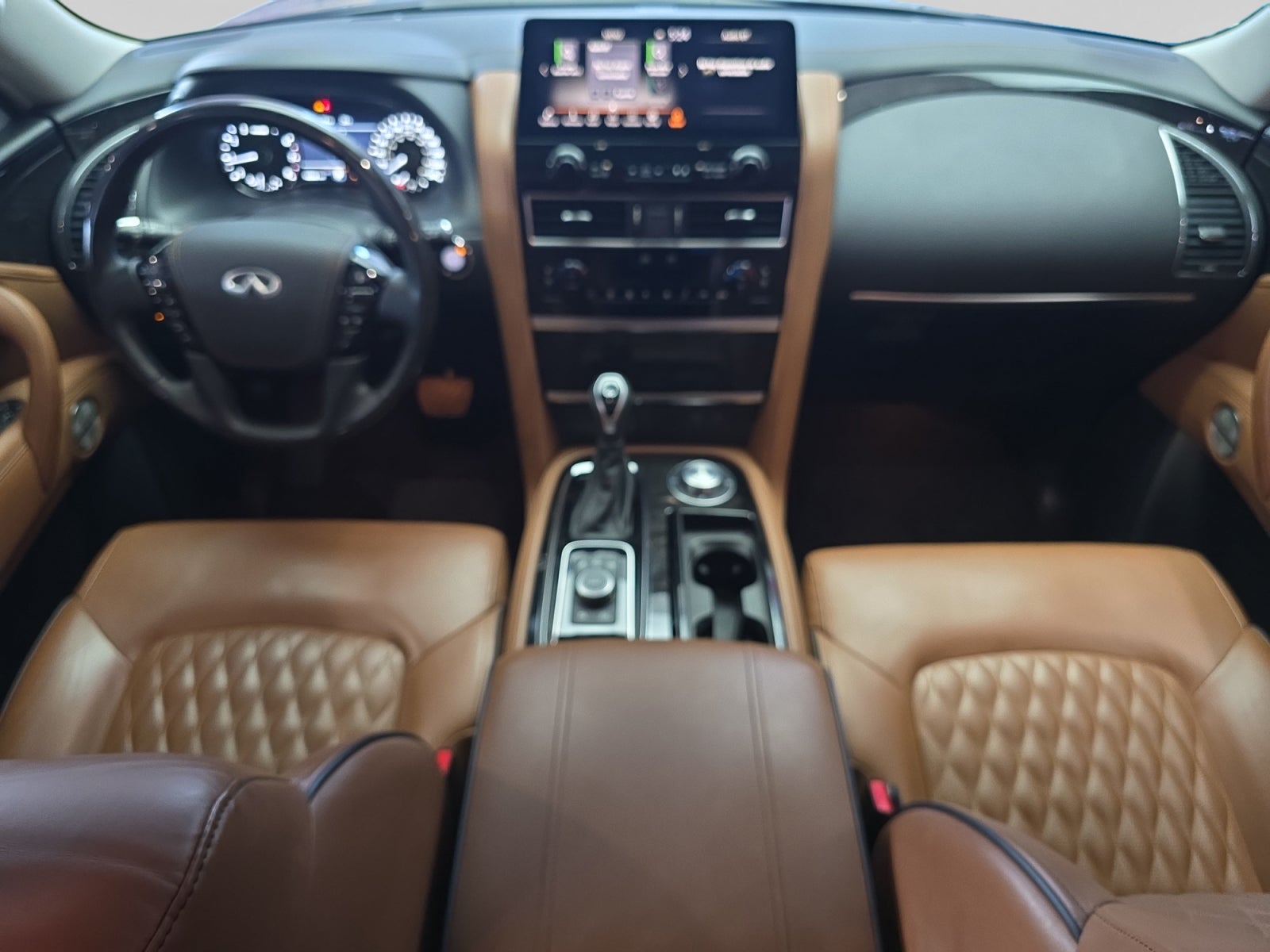 2024 INFINITI QX80 5.6 4WD TA 7 PASAJEROS 24