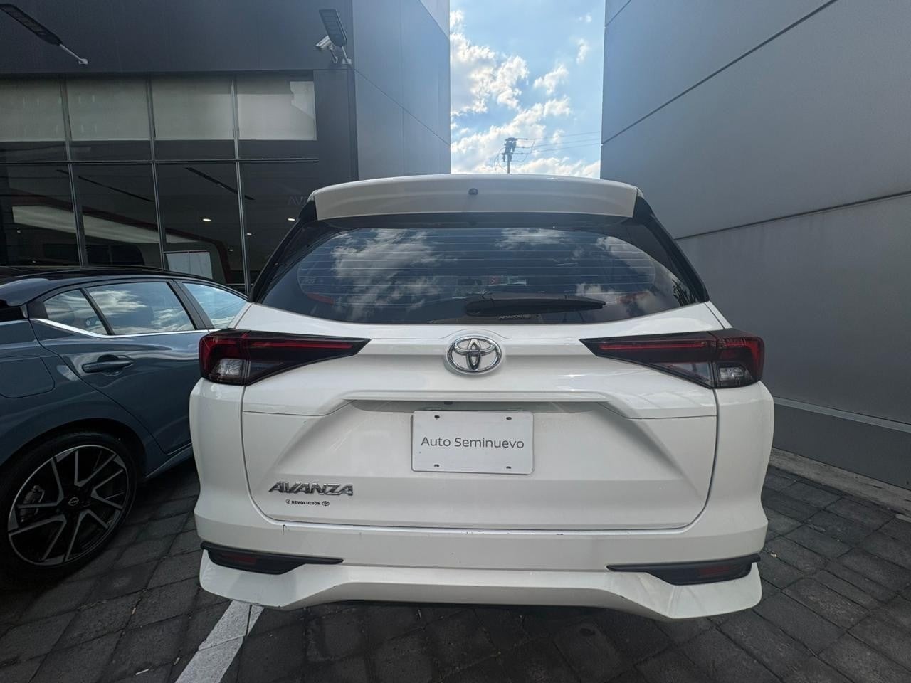 2023 Toyota AVANZA LE MT