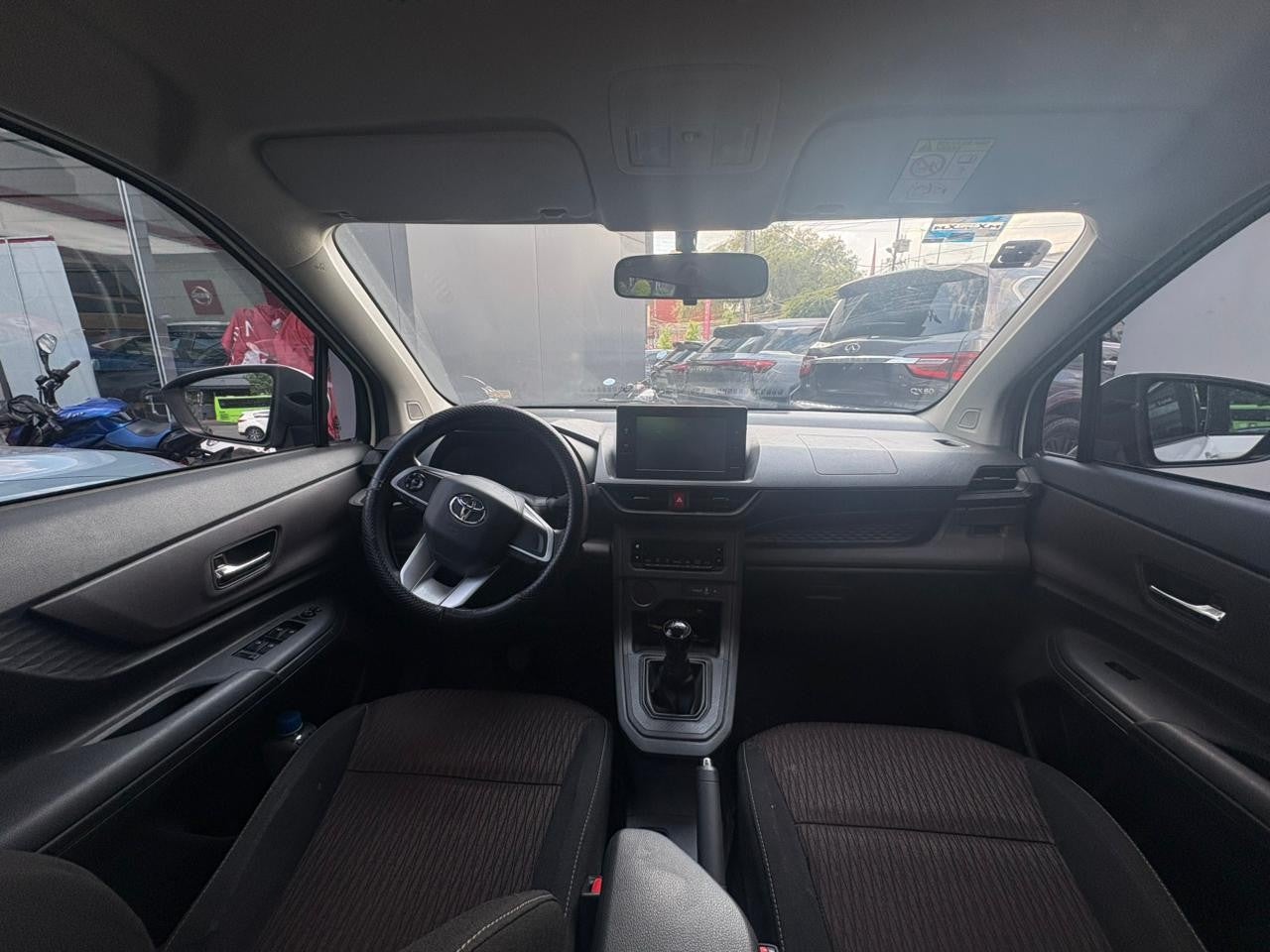 2023 Toyota AVANZA LE MT