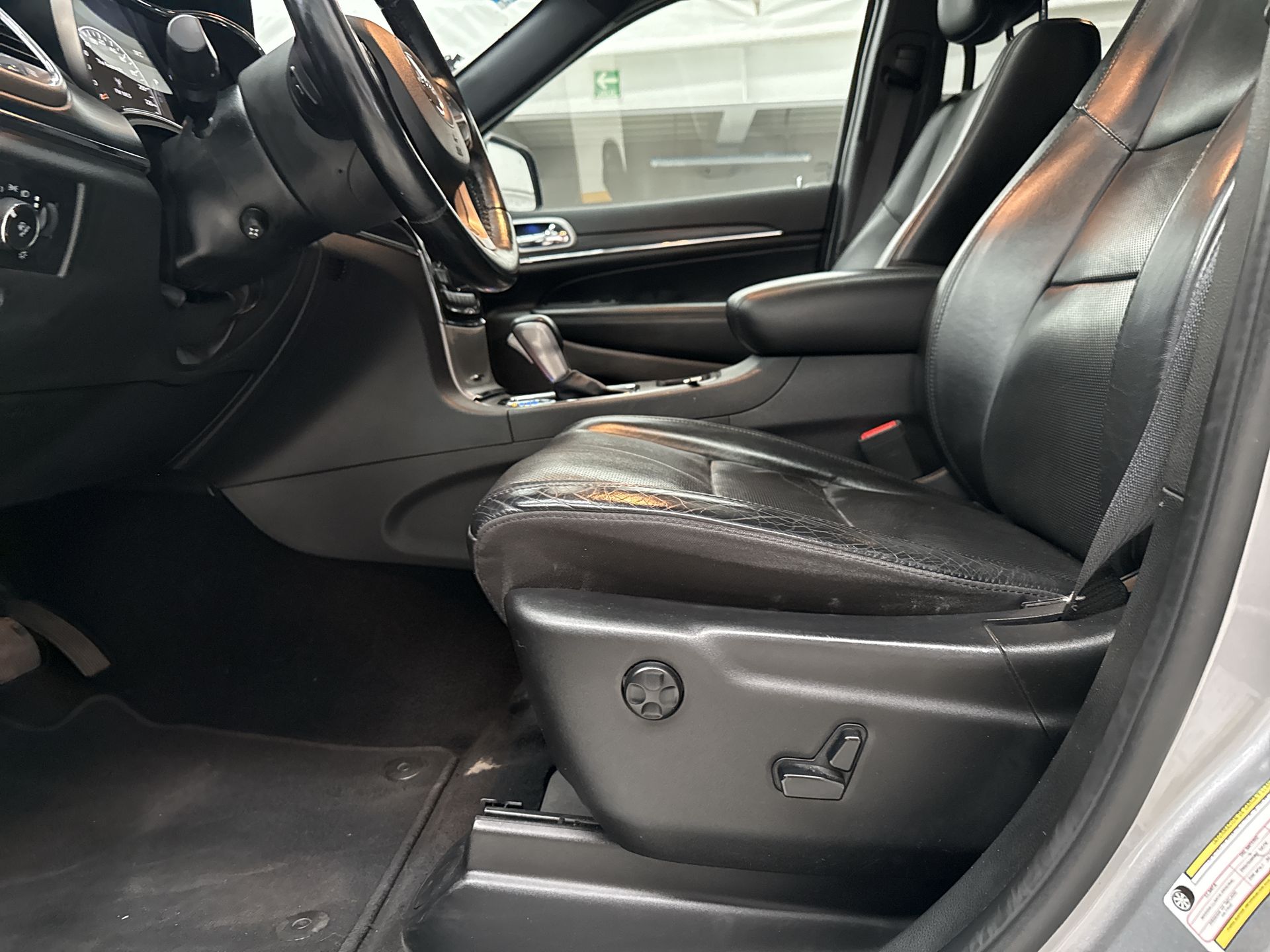 2021 Jeep GRAND CHEROKEE LIMITED LUJO V6
