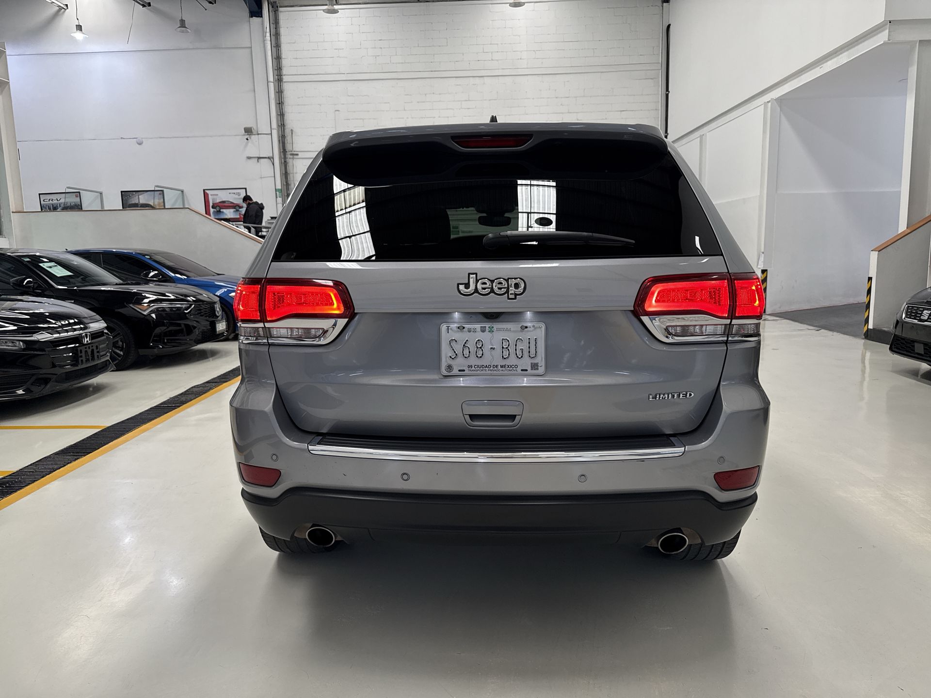 2021 Jeep GRAND CHEROKEE LIMITED LUJO V6