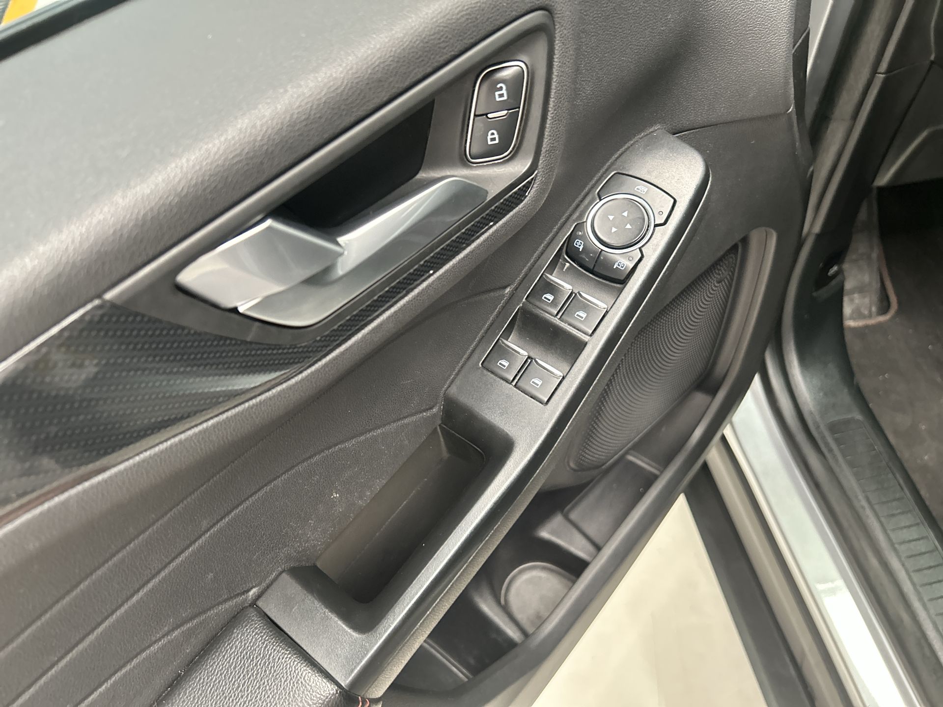 2023 Ford ESCAPE ESCAPE ST-LINE SELECT