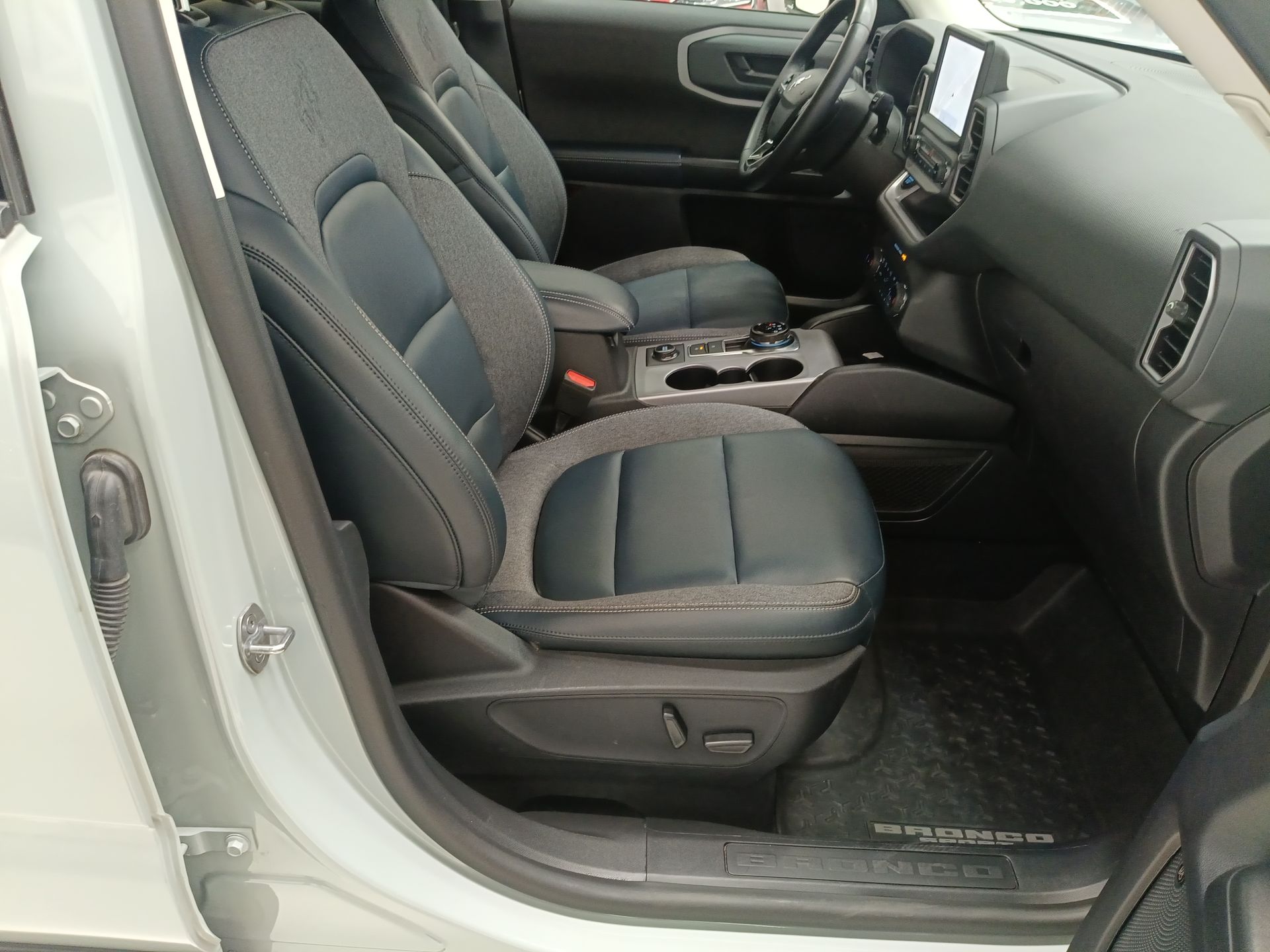 2024 Ford BRONCO OUTER BANKS 1.5L ECOBOOST