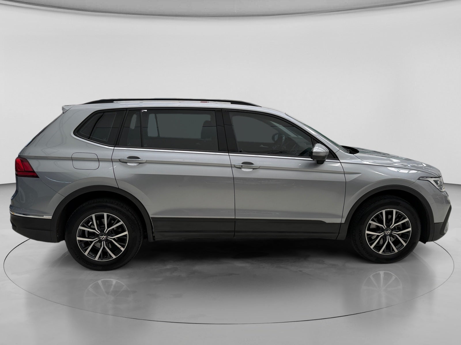 2022 Volkswagen TIGUAN TRENDLINE PLUS