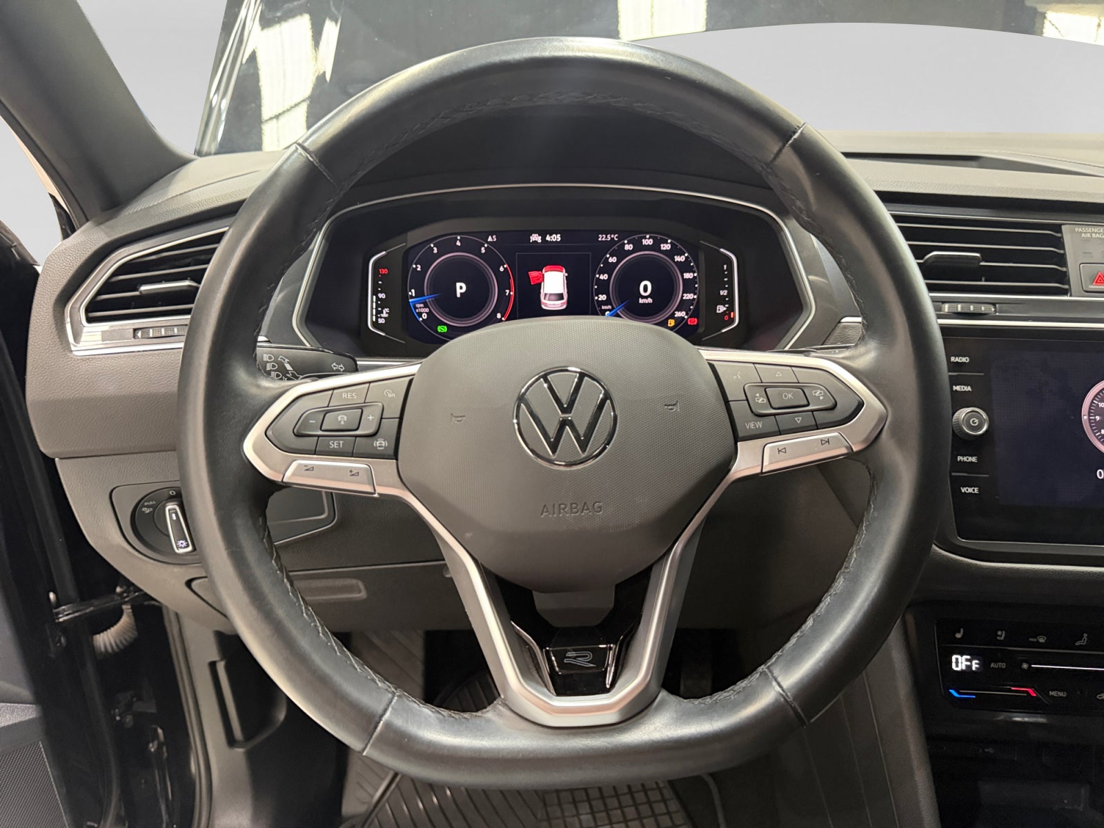 2024 Volkswagen TIGUAN TIGUAN R-LINE