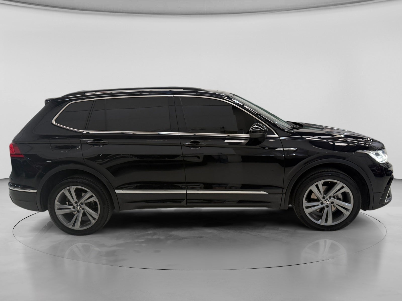 2024 Volkswagen TIGUAN TIGUAN R-LINE