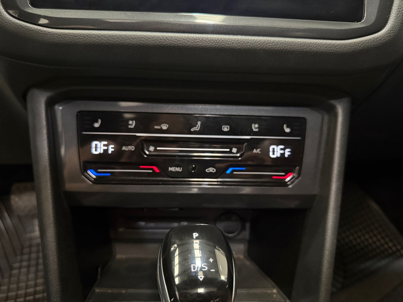 2024 Volkswagen TIGUAN TIGUAN R-LINE