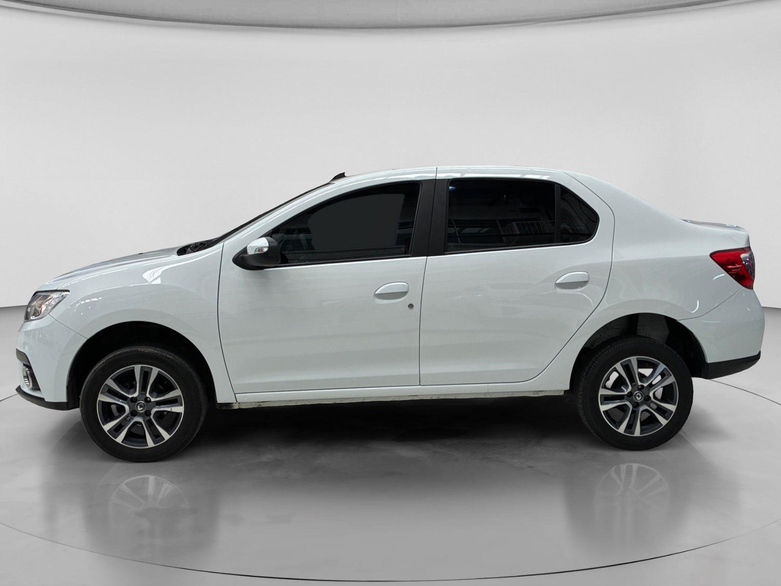 2024 RENAULT LOGAN LOGAN INTENS