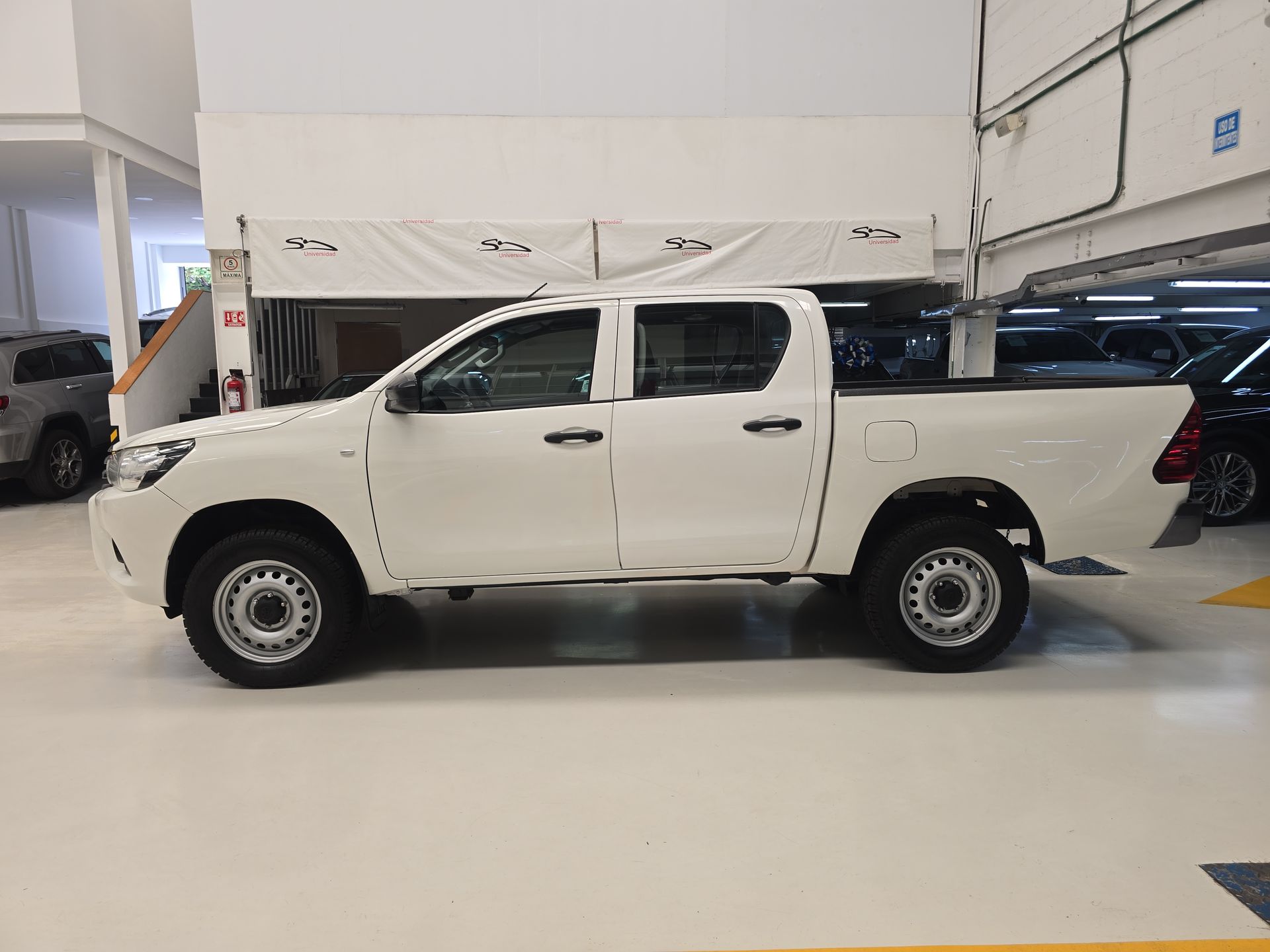 2019 Toyota HILUX 4X4 DOBLE CABINA DIESEL MT