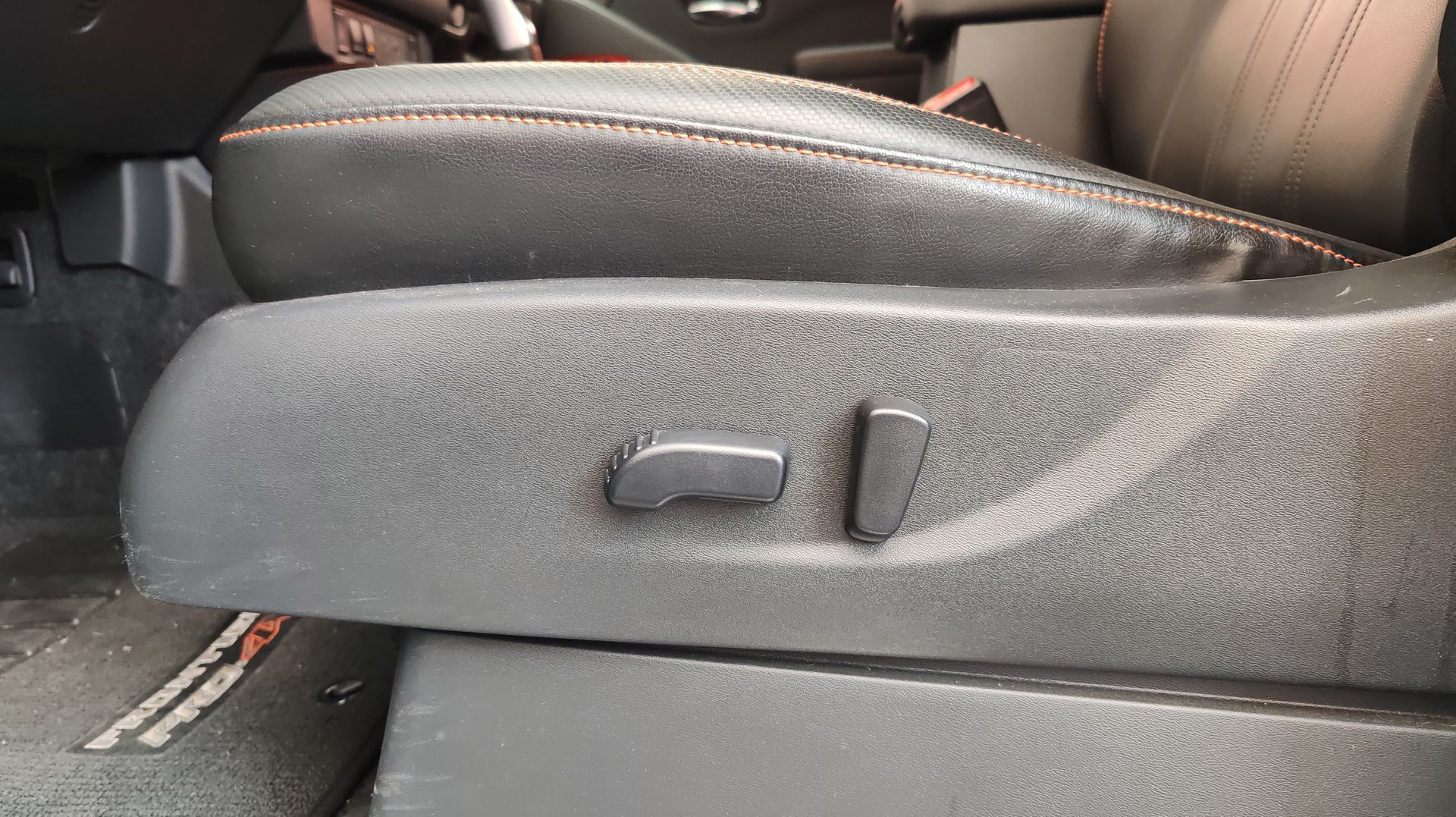 2024 Nissan FRONTIER V6 PRO-4X 24