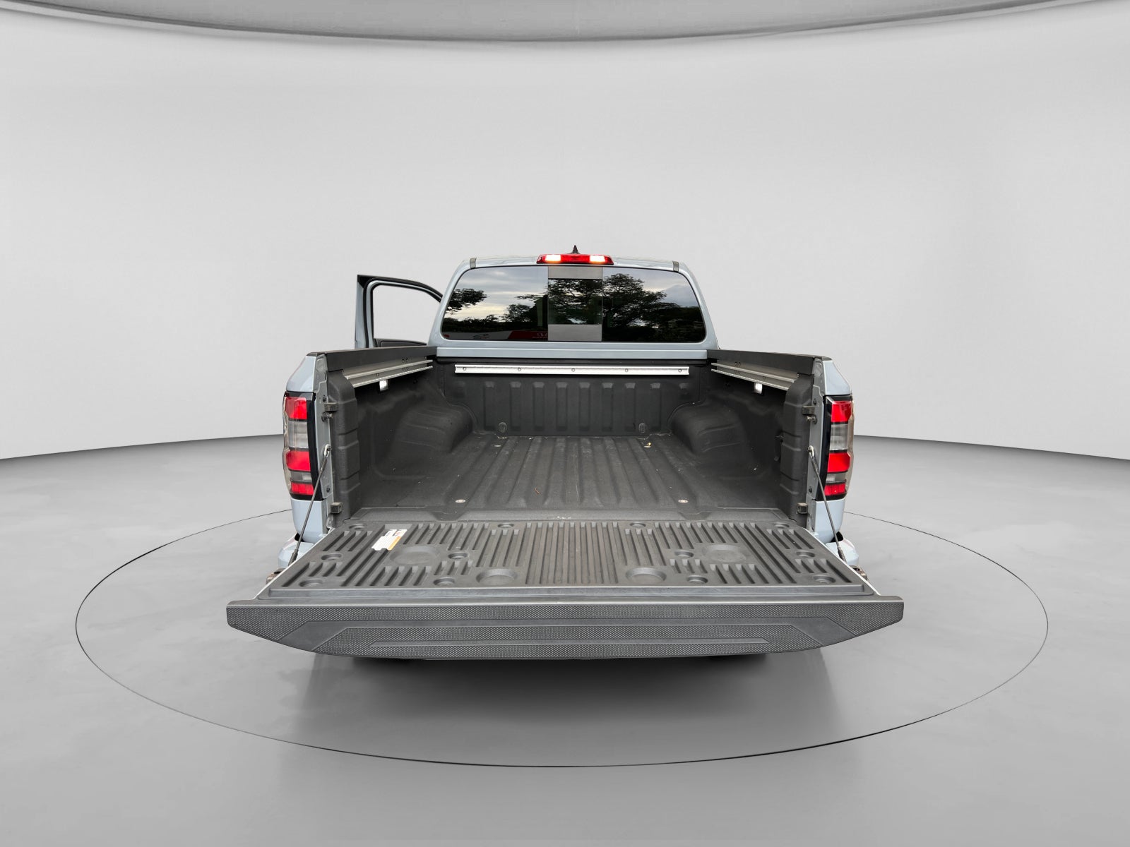 2025 Nissan FRONTIER PRO-4X 4X4 TA 25