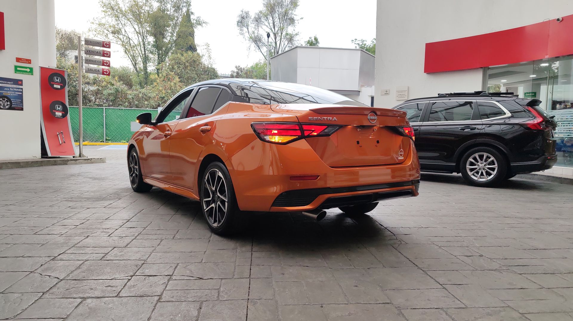 2025 Nissan SENTRA PLATINUM BITONO CVT 25