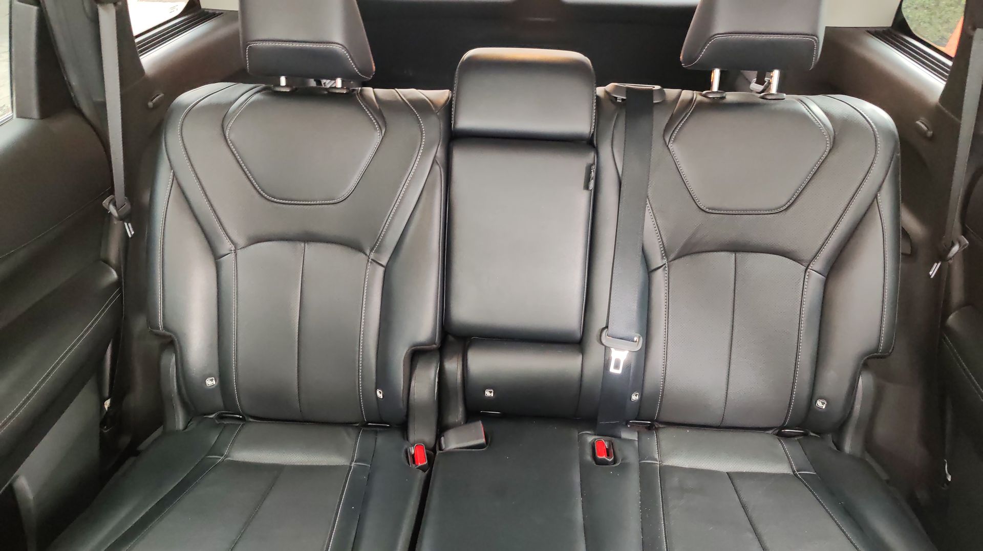 2023 Nissan INFINITI 3.5L LUXE AWD 23