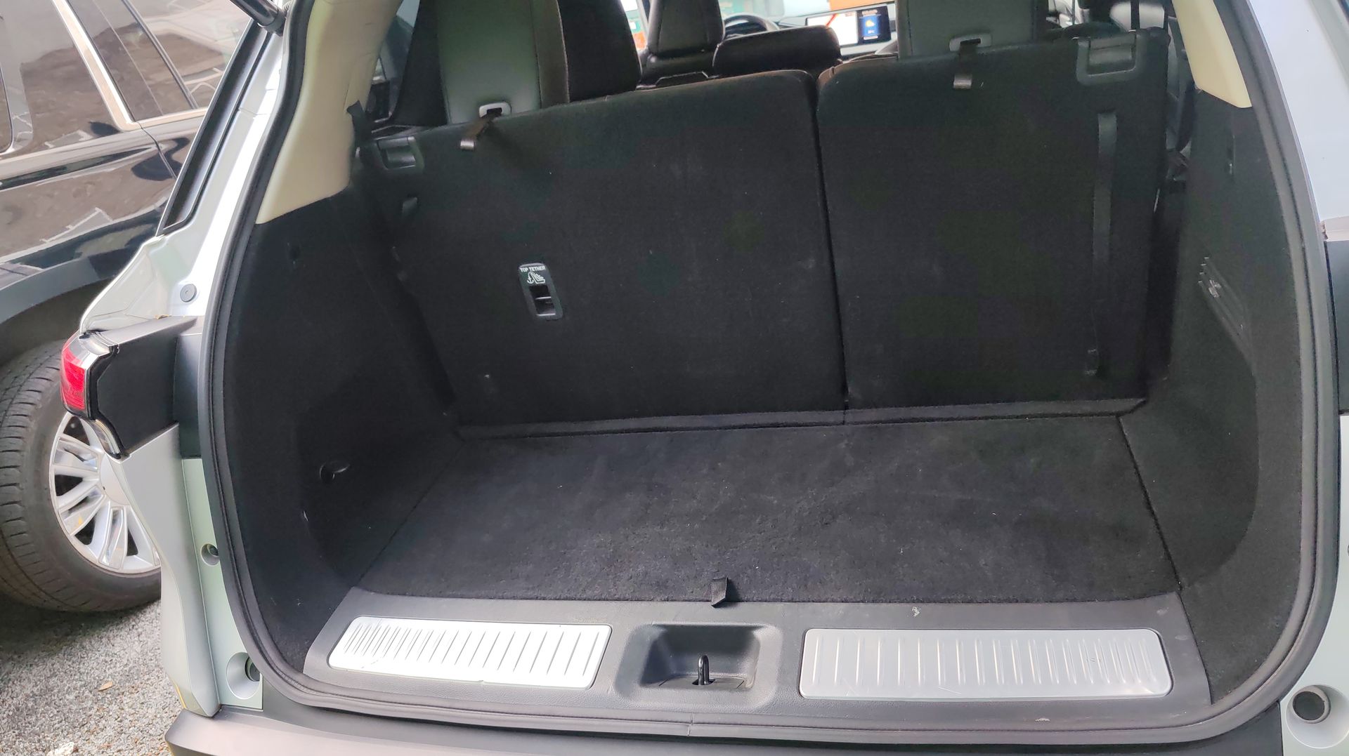 2023 INFINITI QX60 3.5L LUXE AWD 23