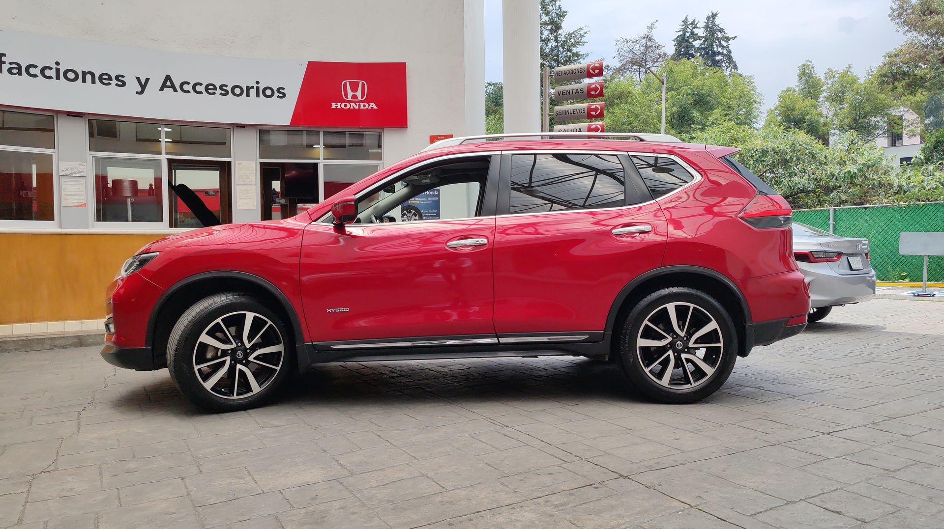 2020 Nissan X-TRAIL HYBRID CVT 2.0 LTS 4 CIL.