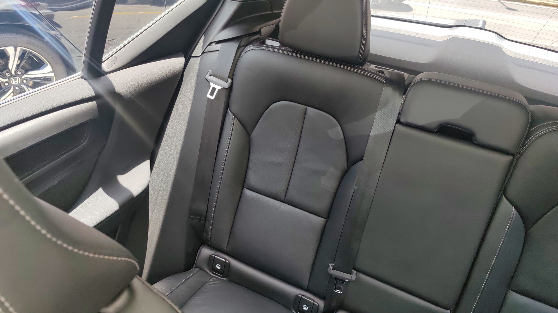 2023 Volvo XC40 ULTIMATE B4 MILD HYBRID